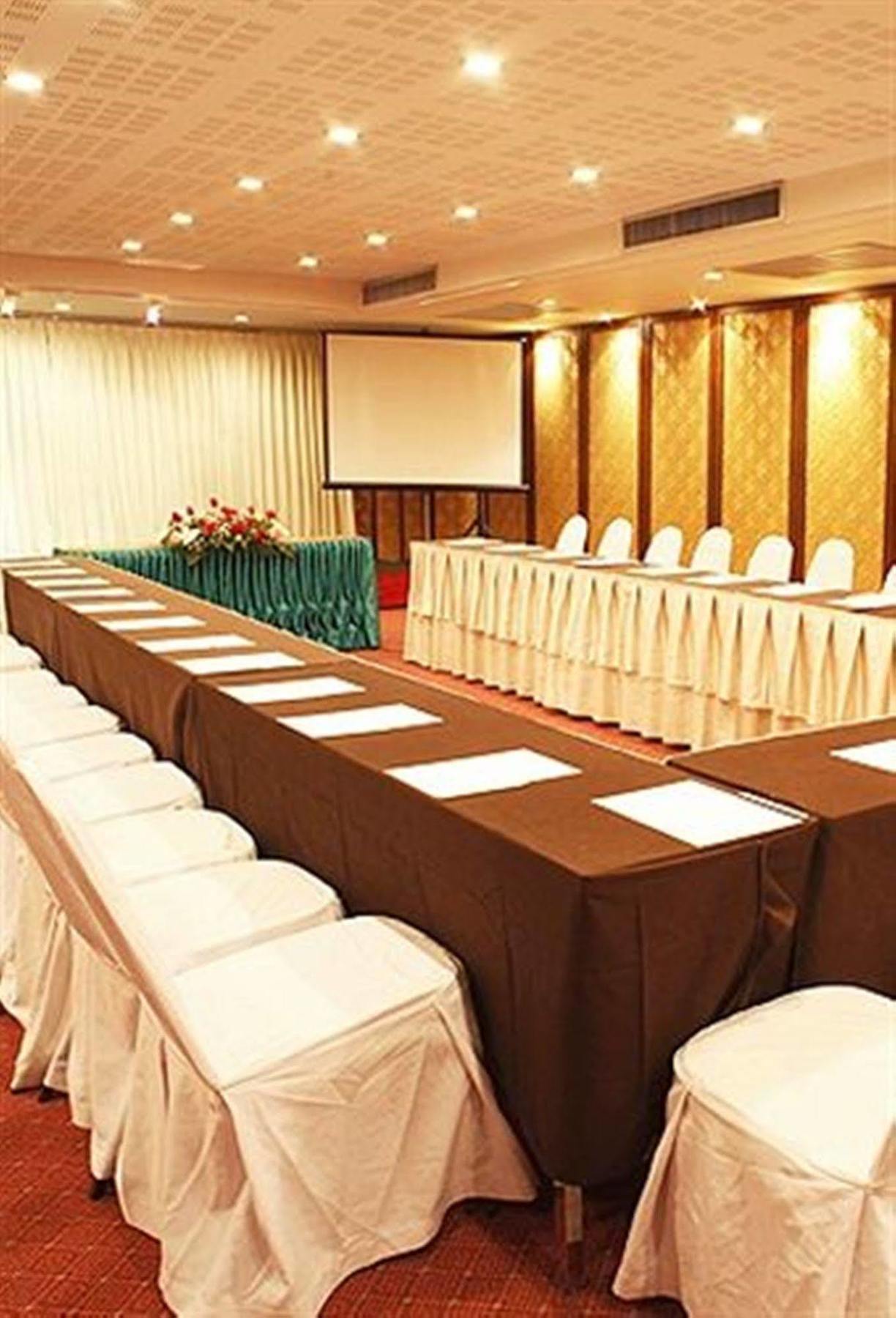 Royal Peninsula Hotel Chiangmai Чиангмай Экстерьер фото